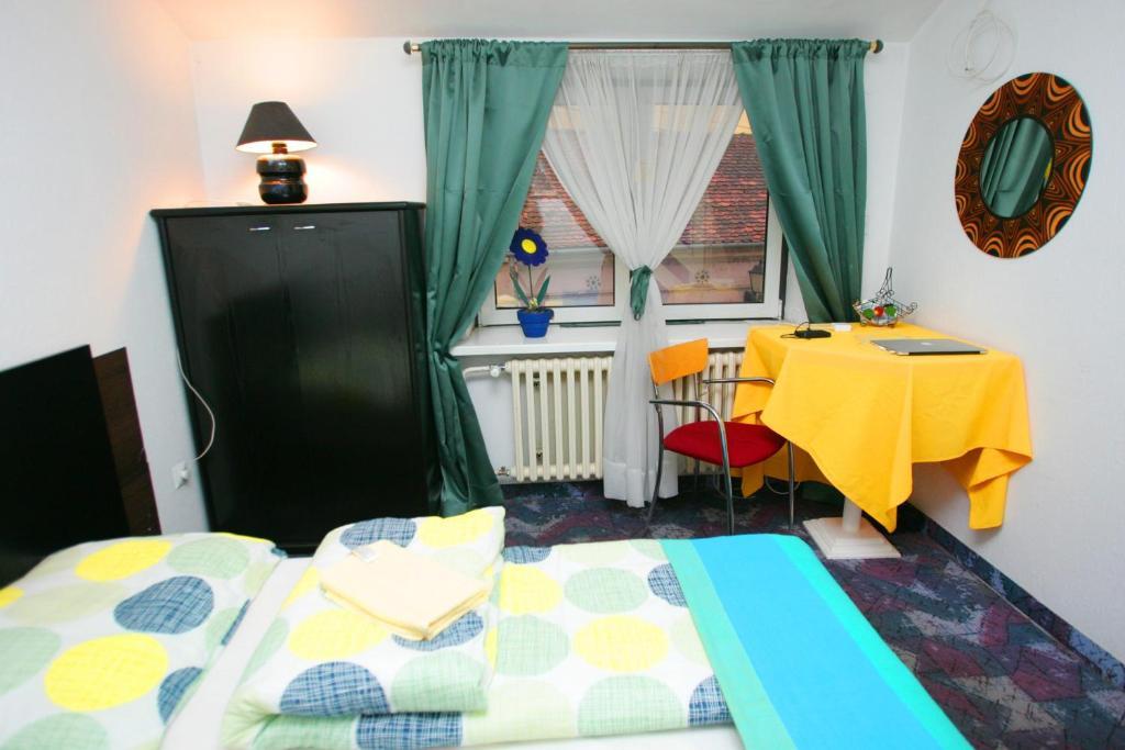 Hostel 021 Нови Сад Стая снимка