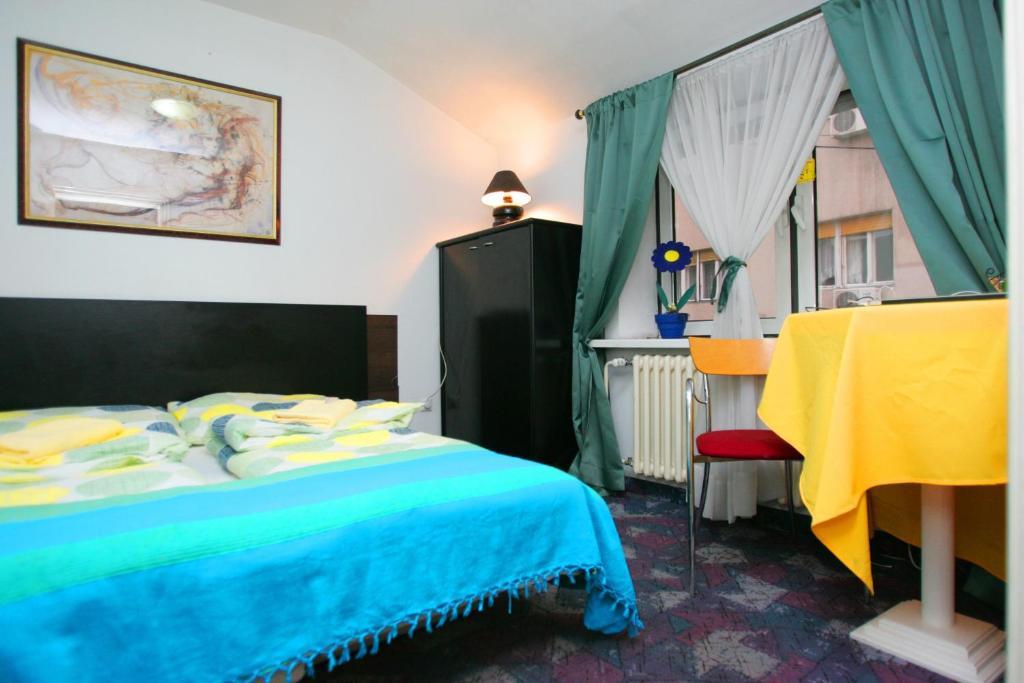 Hostel 021 Нови Сад Екстериор снимка