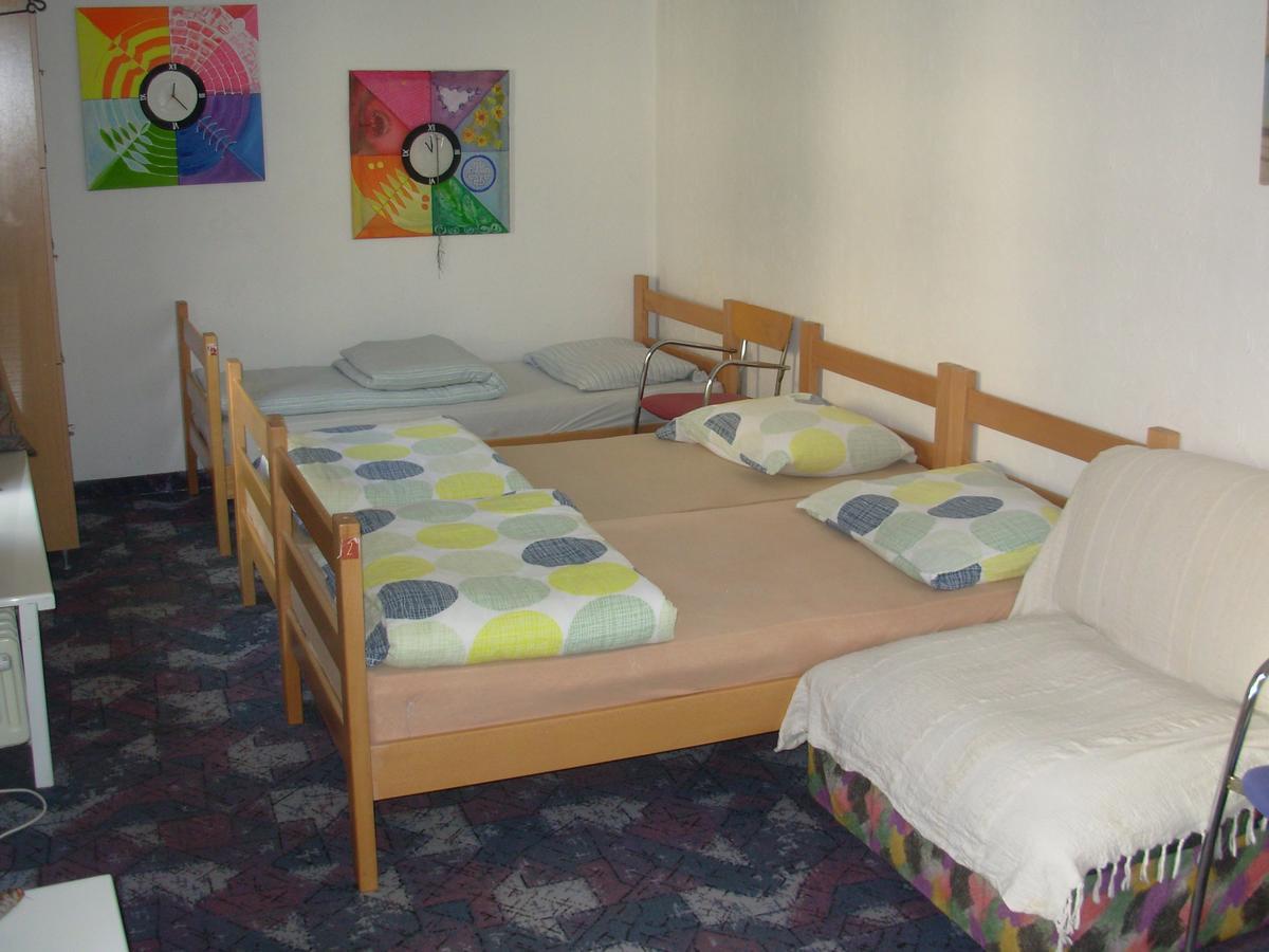 Hostel 021 Нови Сад Екстериор снимка